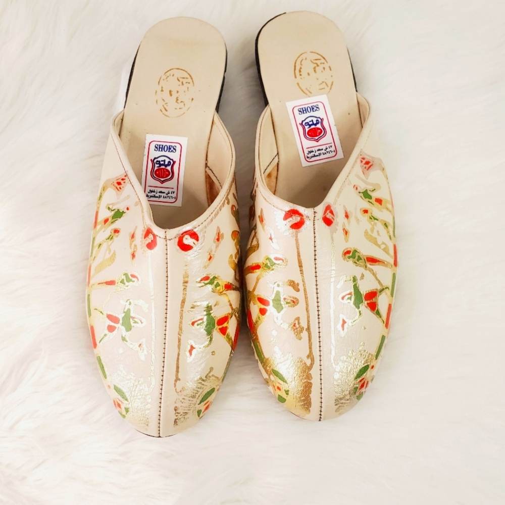 #244 Handpainted Beige Cream Leather Mules Size 38 US 7 to 7.5 Women's Flats